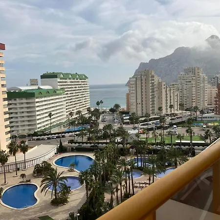 アパート Ambar Monica カルプ